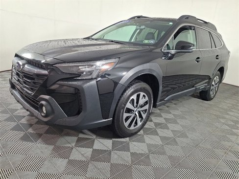 Used 2023 Subaru Outback Premium image 6