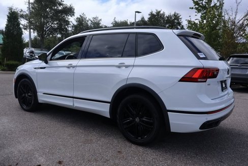 Used 2022 Volkswagen Tiguan SE R-Line image 5