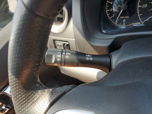 Used 2015 Nissan Versa Note SR image 19