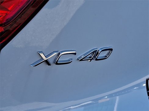 New 2025 Volvo XC40 B5 Plus w/ Protection Package Premier image 20