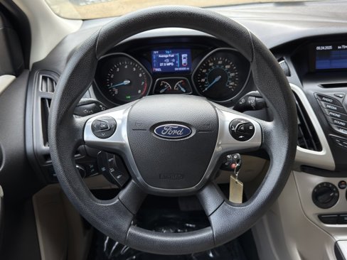 Used 2014 Ford Focus SE image 16
