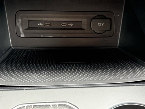 Used 2021 Volkswagen Atlas SE image 38