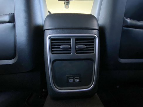 Used 2018 Chrysler 300 Touring L image 25