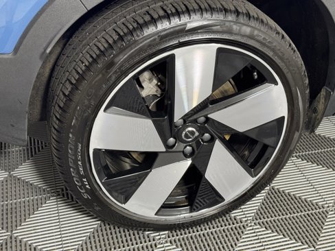 Certified 2023 Volvo XC40 Recharge Ultimate w/ Protection Package Premier image 6
