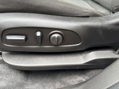 Used 2018 Chevrolet Traverse LT image 24