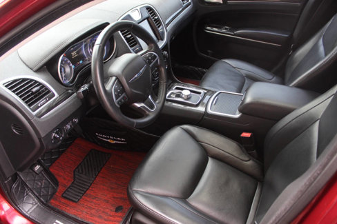 Used 2016 Chrysler 300 Limited image 17