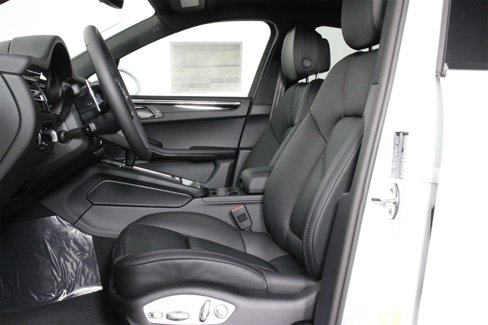 New 2026 Porsche Macan image 5