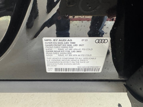 Used 2024 Audi Q8 e-tron Premium image 36