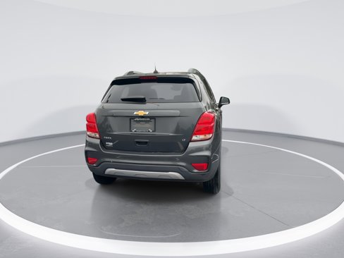 Used 2020 Chevrolet Trax LT w/ Driver Confidence Package image 8