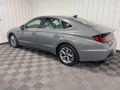 Used 2023 Hyundai Sonata SEL w/ Preferred Accessory Package image 9