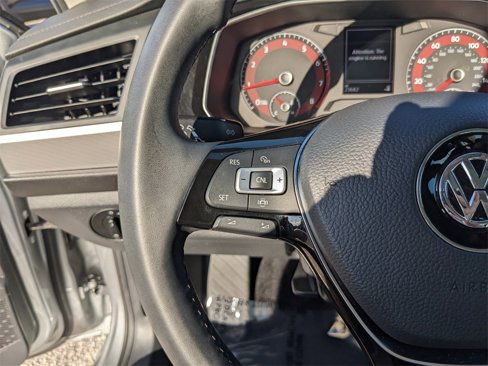 Certified 2020 Volkswagen Jetta SE image 29