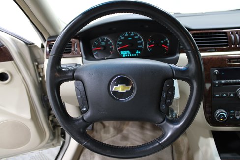 Used 2011 Chevrolet Impala LTZ image 10