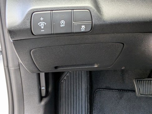 New 2025 Hyundai Elantra SE image 16