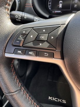 Used 2021 Nissan Kicks SR image 26