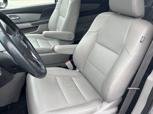 Used 2014 Honda Odyssey Touring image 17