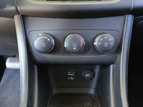 Used 2013 Dodge Avenger SE image 35