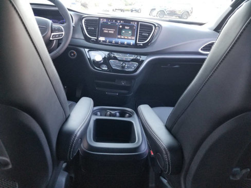 New 2026 Chrysler Voyager LX image 10