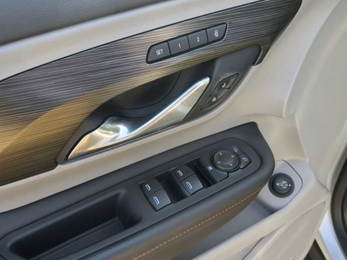 Used 2020 GMC Terrain SLT w/ Preferred Package image 12