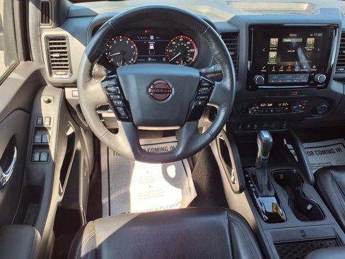 Used 2022 Nissan Frontier PRO-4X image 11