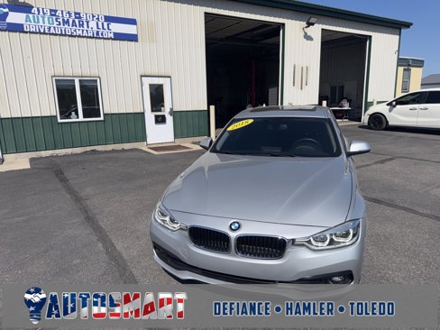 Used 2018 BMW 320i xDrive Sedan w/ Convenience Package image 1