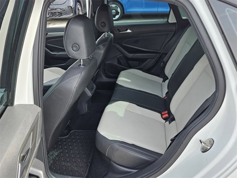 Used 2019 Volkswagen Jetta R-Line w/ R-Line Cold Weather Package image 5
