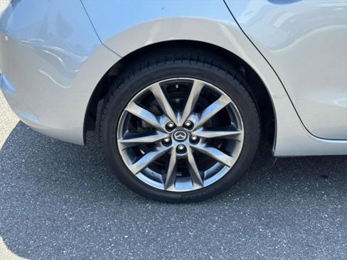 Used 2018 MAZDA MAZDA3 Touring image 8