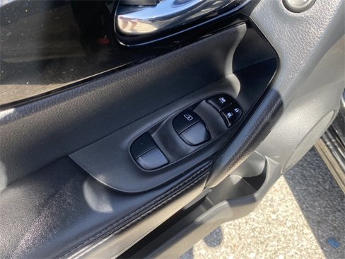 Used 2021 Nissan Rogue Sport SV image 20