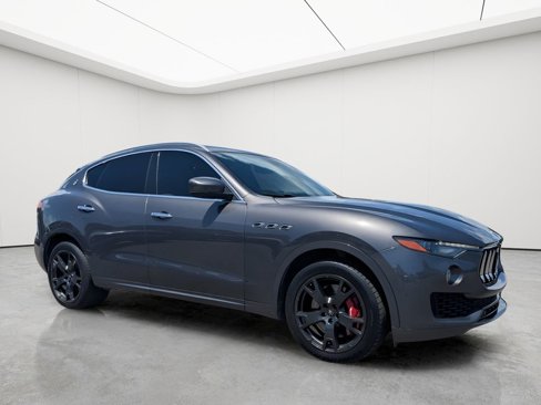 Used 2019 Maserati Levante S image 2