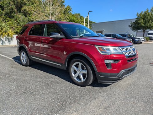 Used 2018 Ford Explorer XLT w/ Equipment Group 201A image 9