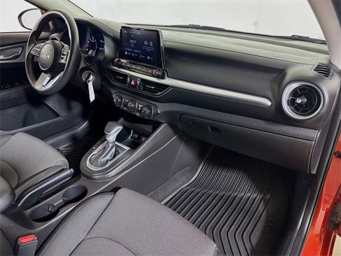 Used 2022 Kia Forte LXS w/ LXS Technology Package image 24