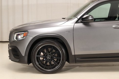 Used 2021 Mercedes-Benz GLB 35 AMG 4MATIC image 2