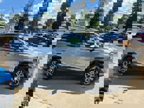 Certified 2024 GMC Terrain SLT image 5