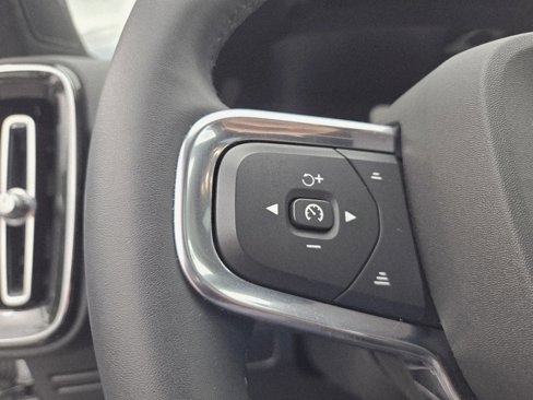 Certified 2023 Volvo XC40 Recharge Ultimate image 26
