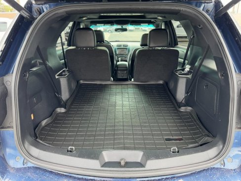 Used 2016 Ford Explorer XLT w/ Equipment Group 202A image 6