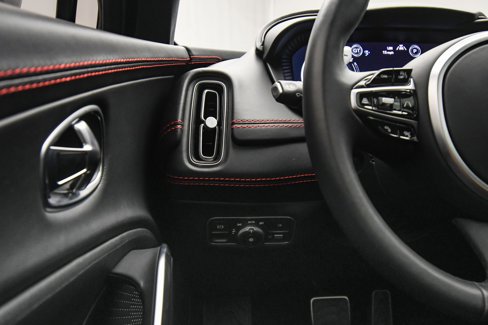 Used 2021 Aston Martin DBX image 36