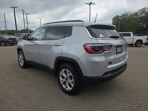 New 2025 Jeep Compass Latitude image 5