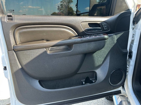 Used 2013 GMC Sierra 3500 Denali image 12