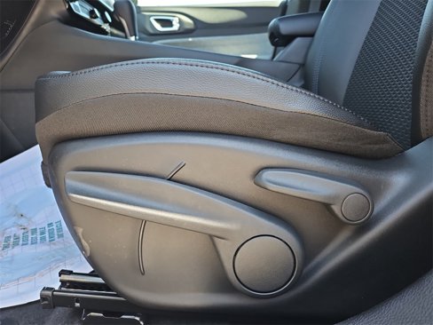 New 2025 Jeep Compass Latitude image 16
