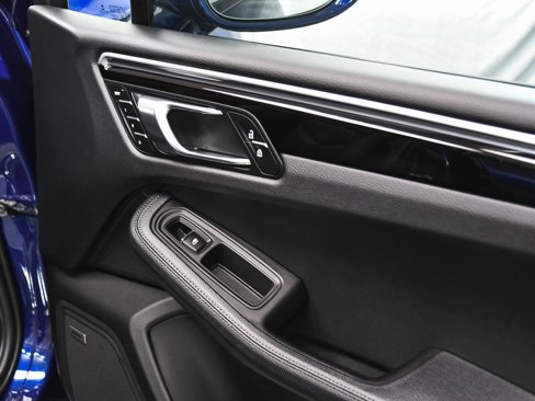 Used 2022 Porsche Macan image 18