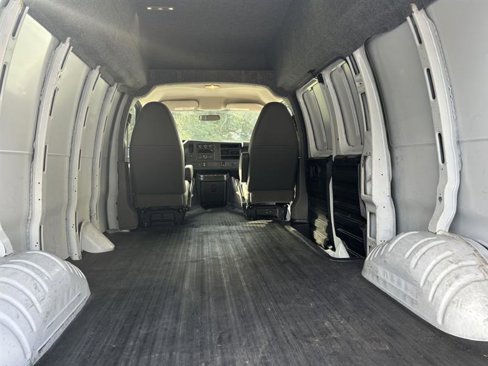 Used 2015 Chevrolet Express 2500 image 14