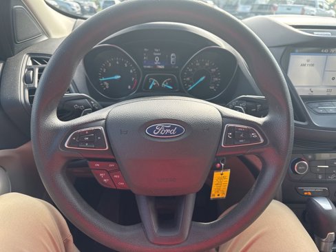 Used 2017 Ford Escape SE w/ Equipment Group 201A image 11
