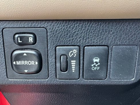 Used 2015 Toyota RAV4 XLE image 28