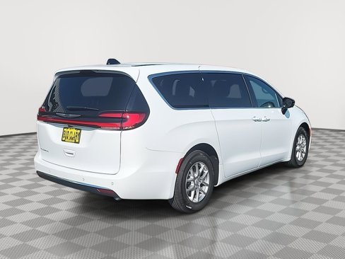 New 2026 Chrysler Pacifica Select image 5