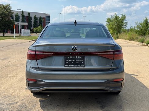 Used 2025 Volkswagen Jetta SE image 9