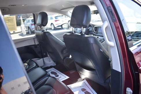 Used 2019 Chrysler Pacifica LX image 28