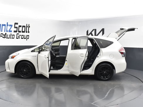 Used 2017 Toyota Prius V Two image 37