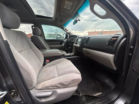 Used 2015 Toyota Sequoia SR5 image 49