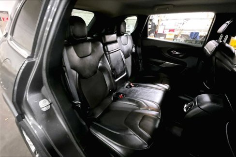 Used 2019 Jeep Cherokee Latitude Plus w/ Cold Weather Group image 19
