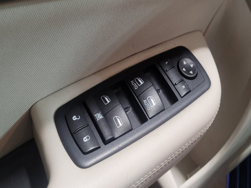 Used 2016 Chrysler 200 Limited w/ Convenience Group image 27