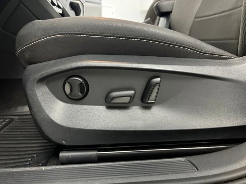Used 2024 Volkswagen Taos SE image 10